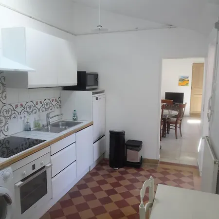 Дом отдыха Arcachonaise A 50 M De La Plage, Centre *