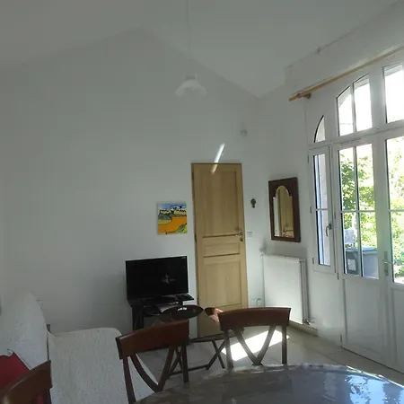 Arcachonaise A 50 M De La Plage, Centre